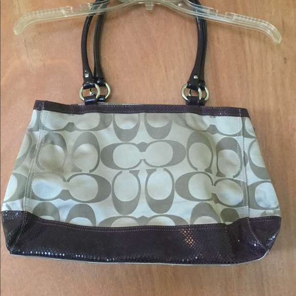 Coach purse - Picture 4 of 8